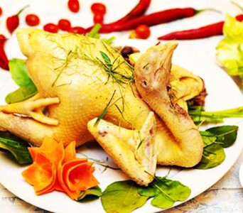 413. Gà ta hấp lá chanh (nữa con)